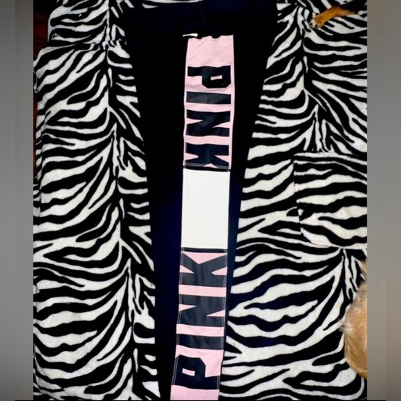 PINK Victoria's Secret Pants - Victoria’s Secret P!nk size M yoga/work out pants black and pink